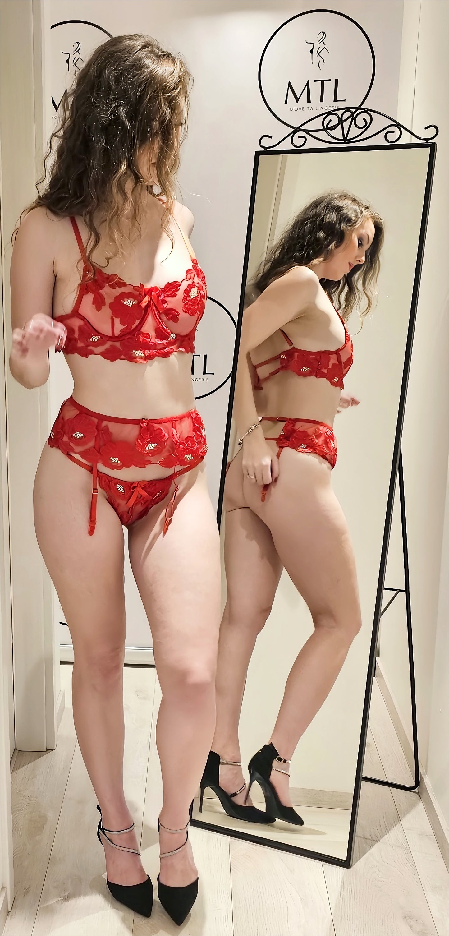 Ensemble de lingerie sexy 3 pièces : Soutien gorge + string + porte jarretelle (Ref 014)